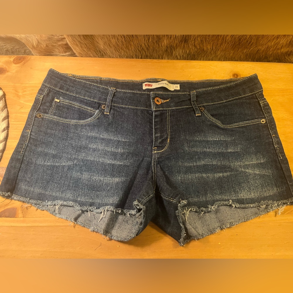 Levi’s (Shorty Short) Jean Shorts